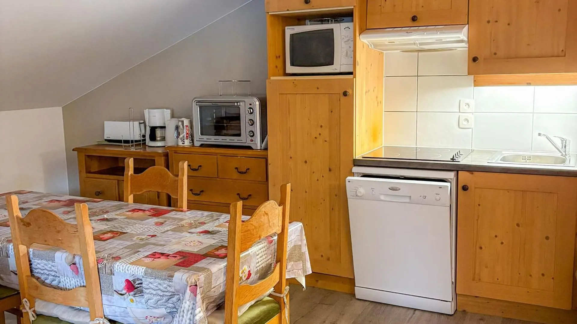 Confortable Appartement Pour 8 Avec Cuisine Equipee A Notre-Dame-De-Bellecombe - Fr-1-807-67 Apartamento